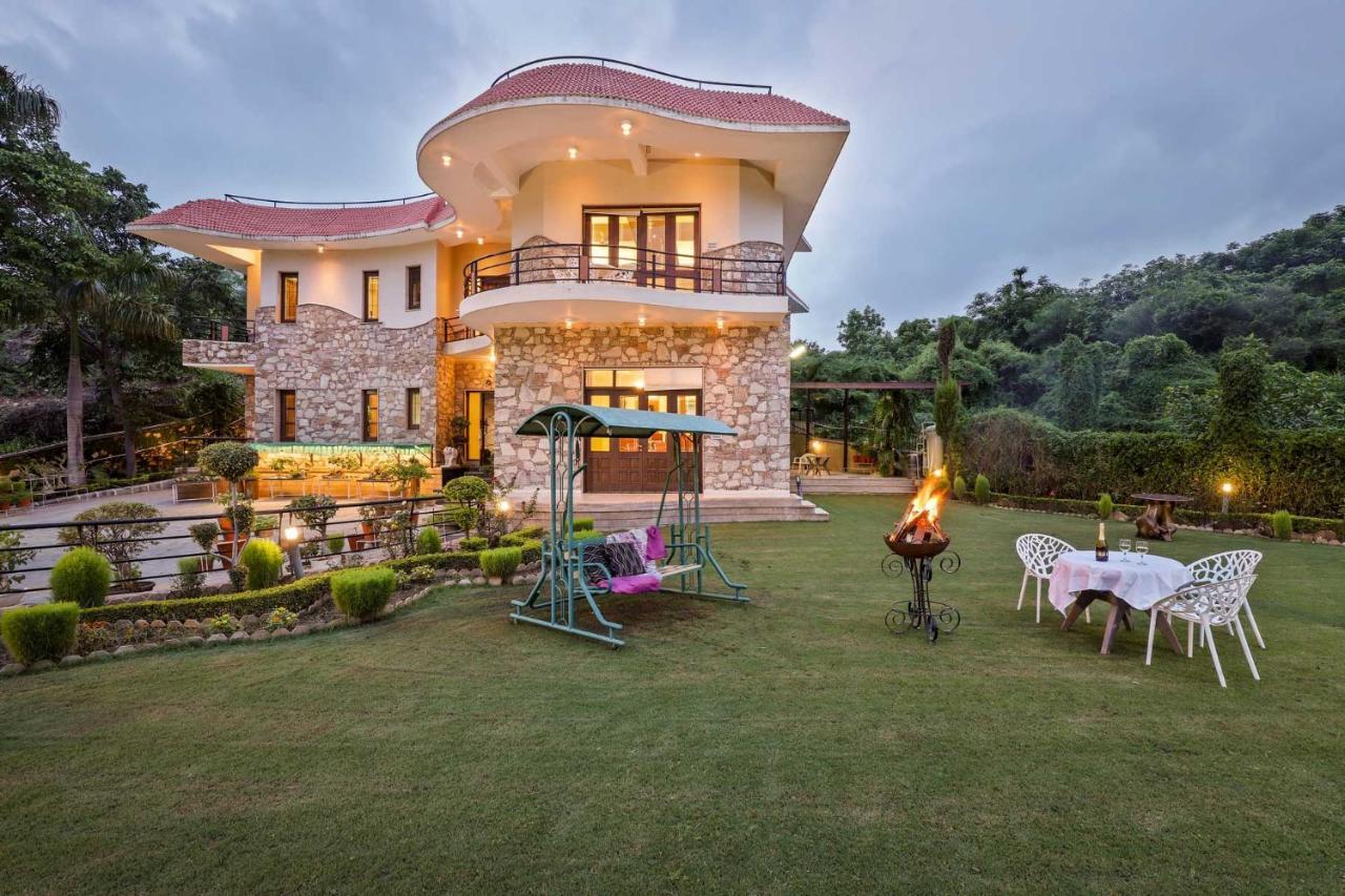 Stayvista'S Prakriti Farms With Outdoor Pool, Complimentary Breakfast And Hi-Tea Udajpur Zewnętrze zdjęcie