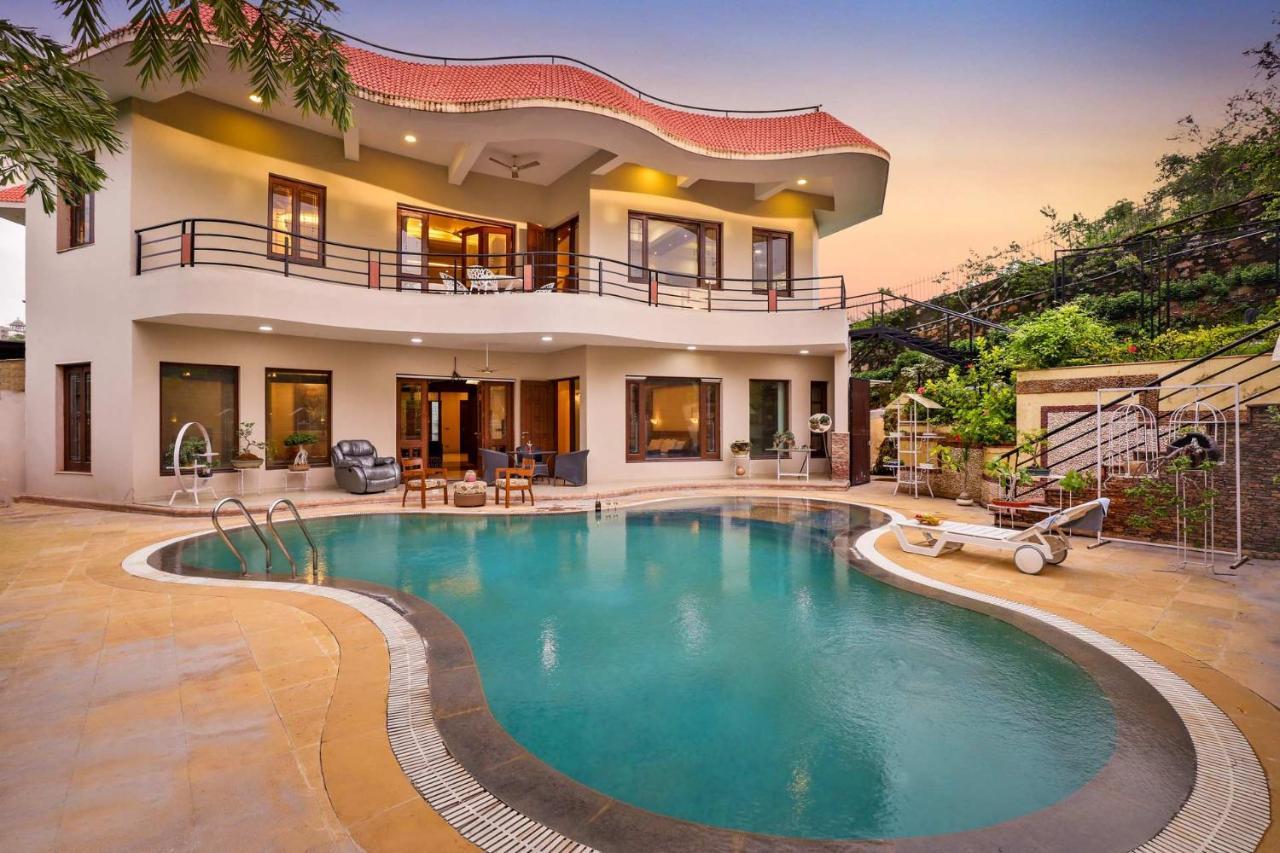 Stayvista'S Prakriti Farms With Outdoor Pool, Complimentary Breakfast And Hi-Tea Udajpur Zewnętrze zdjęcie