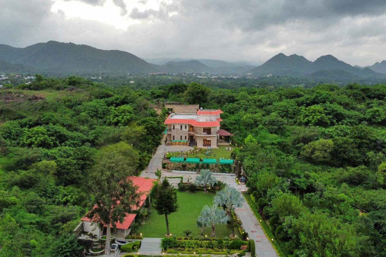 Stayvista'S Prakriti Farms With Outdoor Pool, Complimentary Breakfast And Hi-Tea Udajpur Zewnętrze zdjęcie