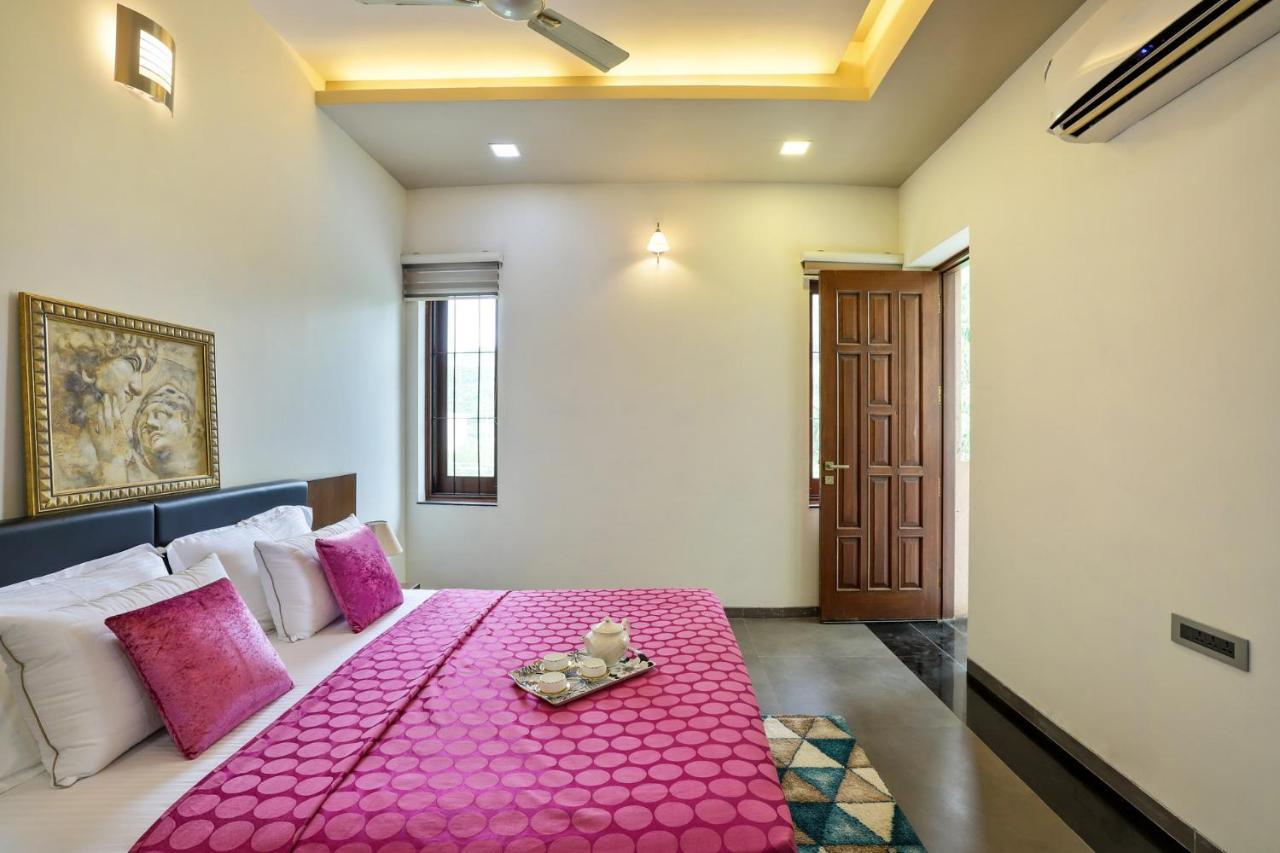 Stayvista'S Prakriti Farms With Outdoor Pool, Complimentary Breakfast And Hi-Tea Udajpur Zewnętrze zdjęcie